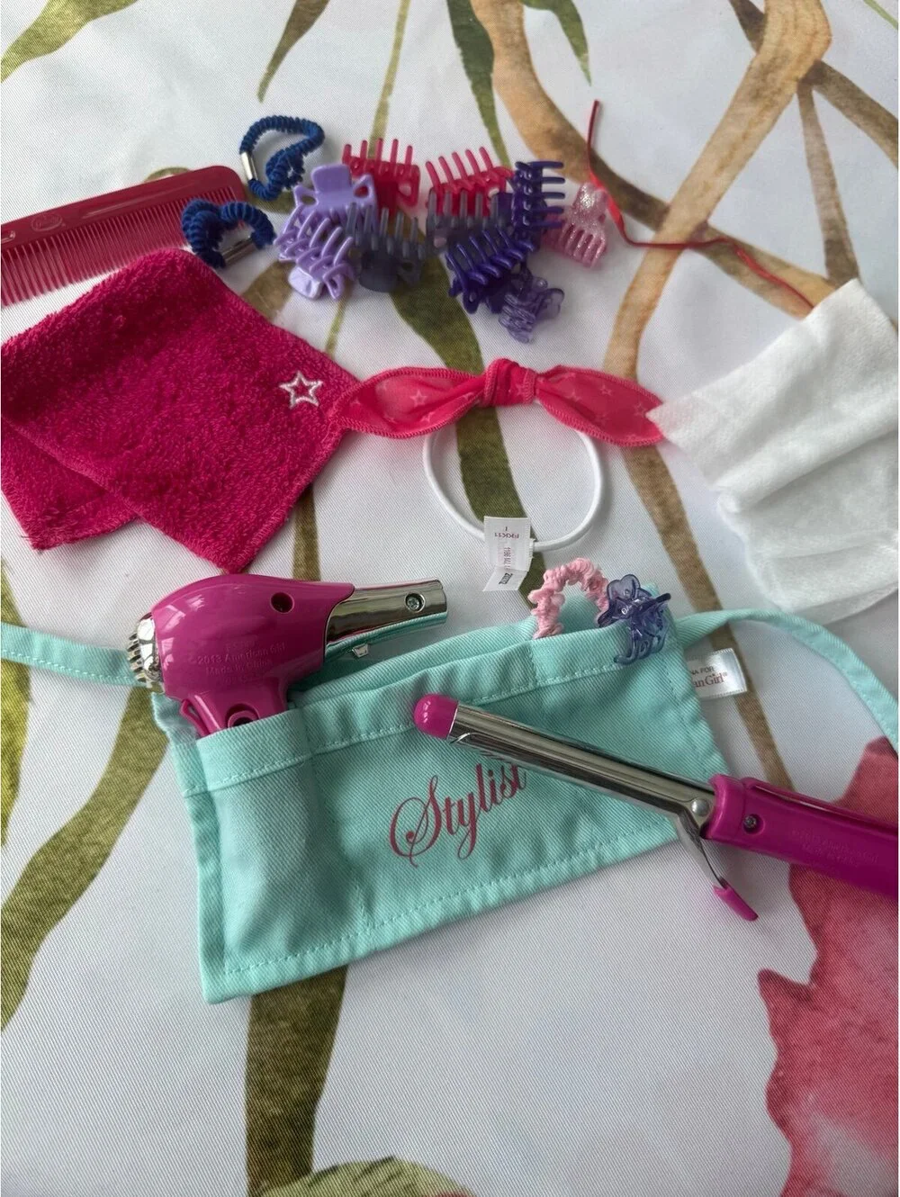 American Girl Doll Salon Stylist Set Hair Dryer Curlers Clip Apron B249